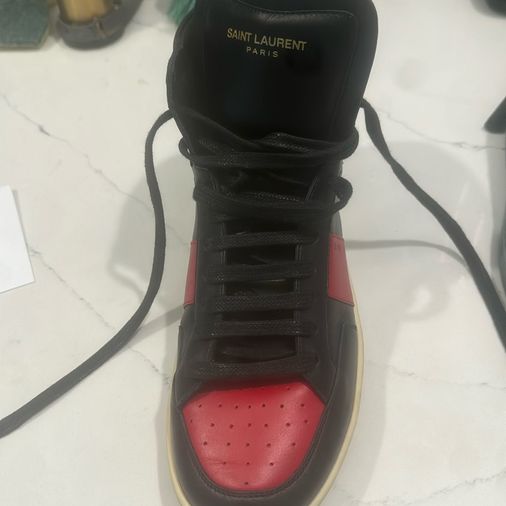 Sneaker